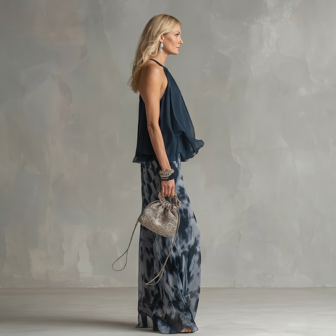 Ludovica - un elegante conjunto de chiffon que presenta una blusa de cuello alto y pantalones anchos estampados